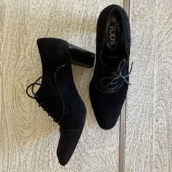 7.5 Tod’s Black Suede Ankle Boot