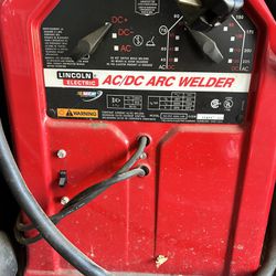 Lincoln Electric Ac/dc Welder