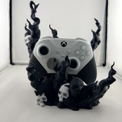 🖤 Custom Xbox Controller Stand – Skull & Shadow Flame Edition