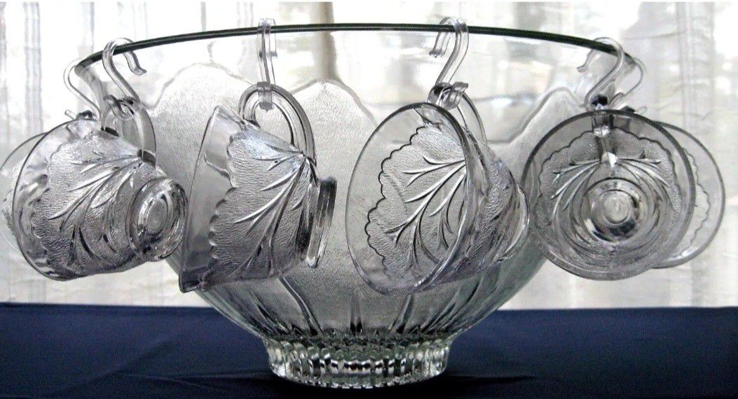 Vintage Indiana Glass Pebble Leaf Punch Bowl Set With 12 Cups & Ladle 