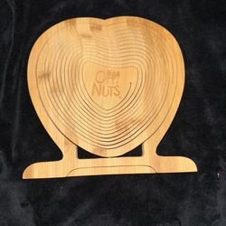 OH NUTS BAMBOO COLLAPSIBLE HEART BASKET - EXPANDABLE