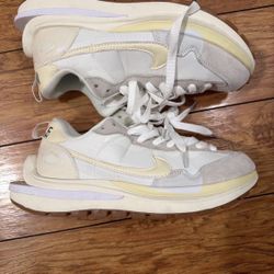 Size 8 - sacai x Nike VaporWaffle Sail Gum