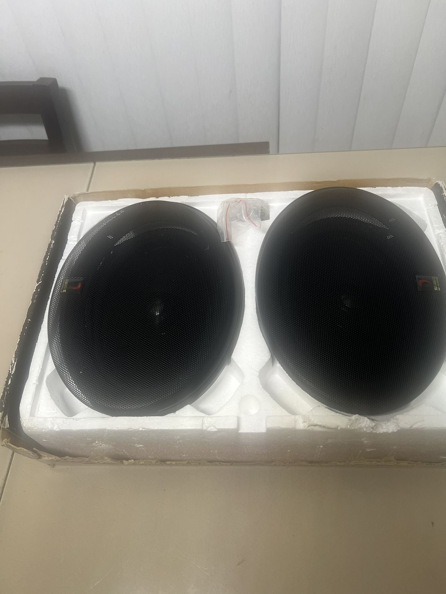 Diamond Audio M391I 6"x9" 2-Way 150W Car Speakers New Open box however item does have minor scuff marks from handling and storage. Tested and they ar