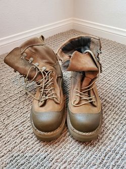 Steel toe boots