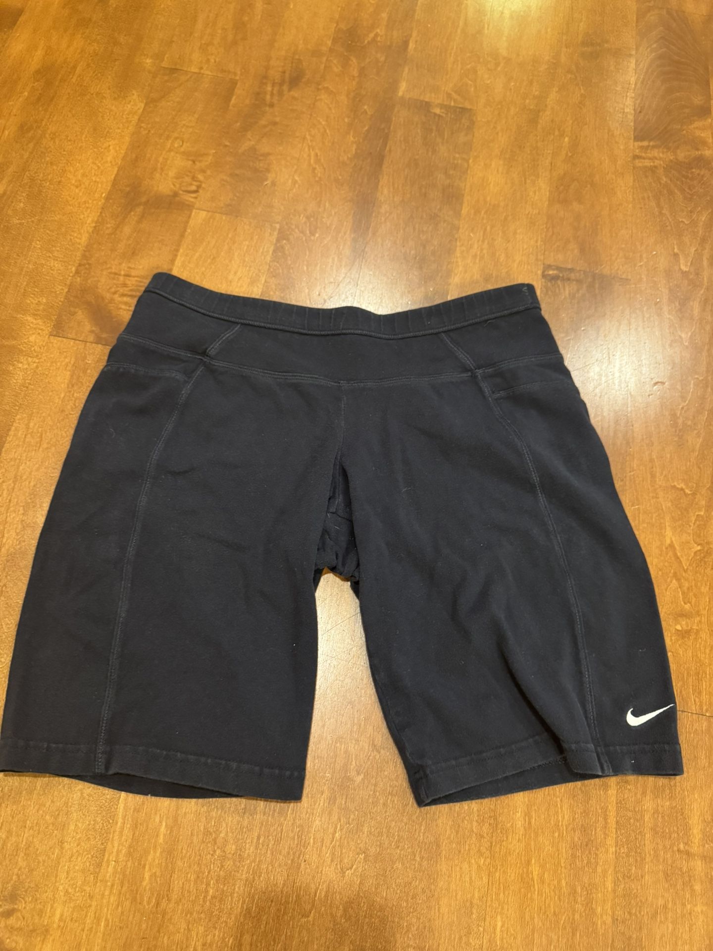 Woman’s Vintage Nike Biker Shorts Shipping Available