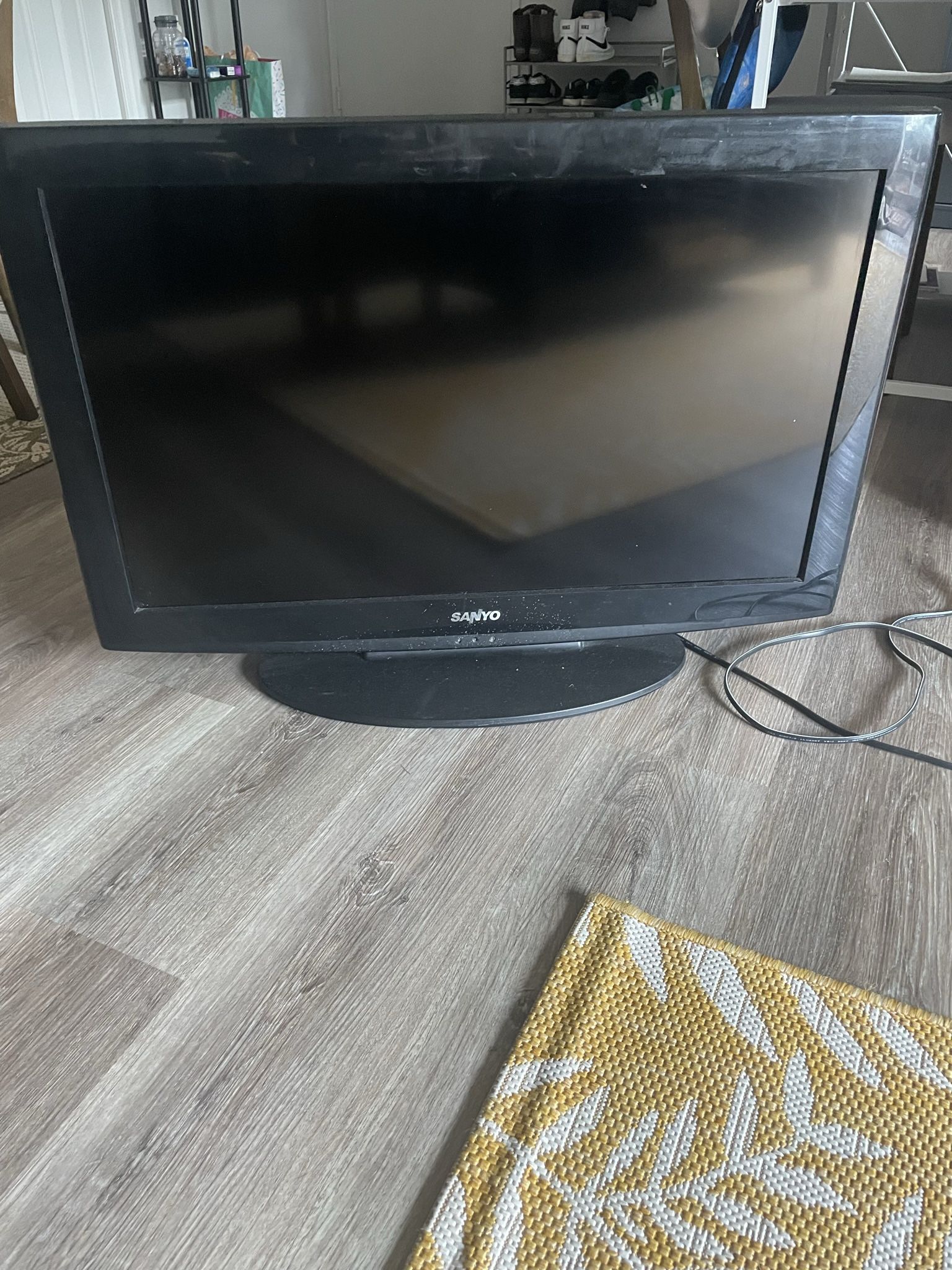 Sanyo 32 Inch Tv With Controller 