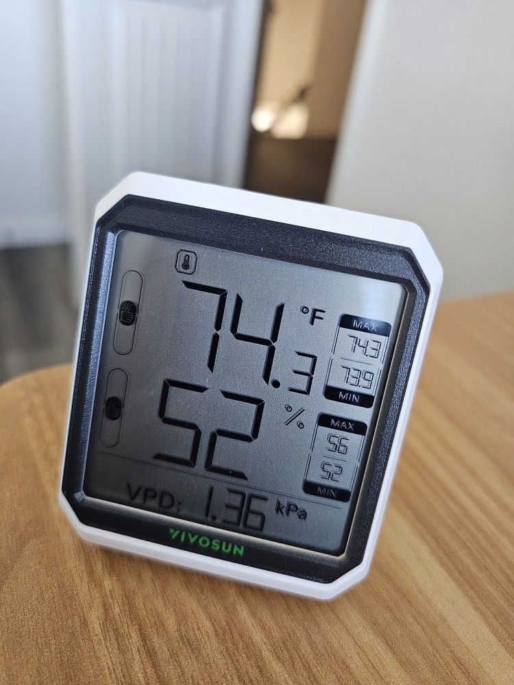 VIVOSUN AeroLab Hygrometer Thermometer – Model VS-THB1