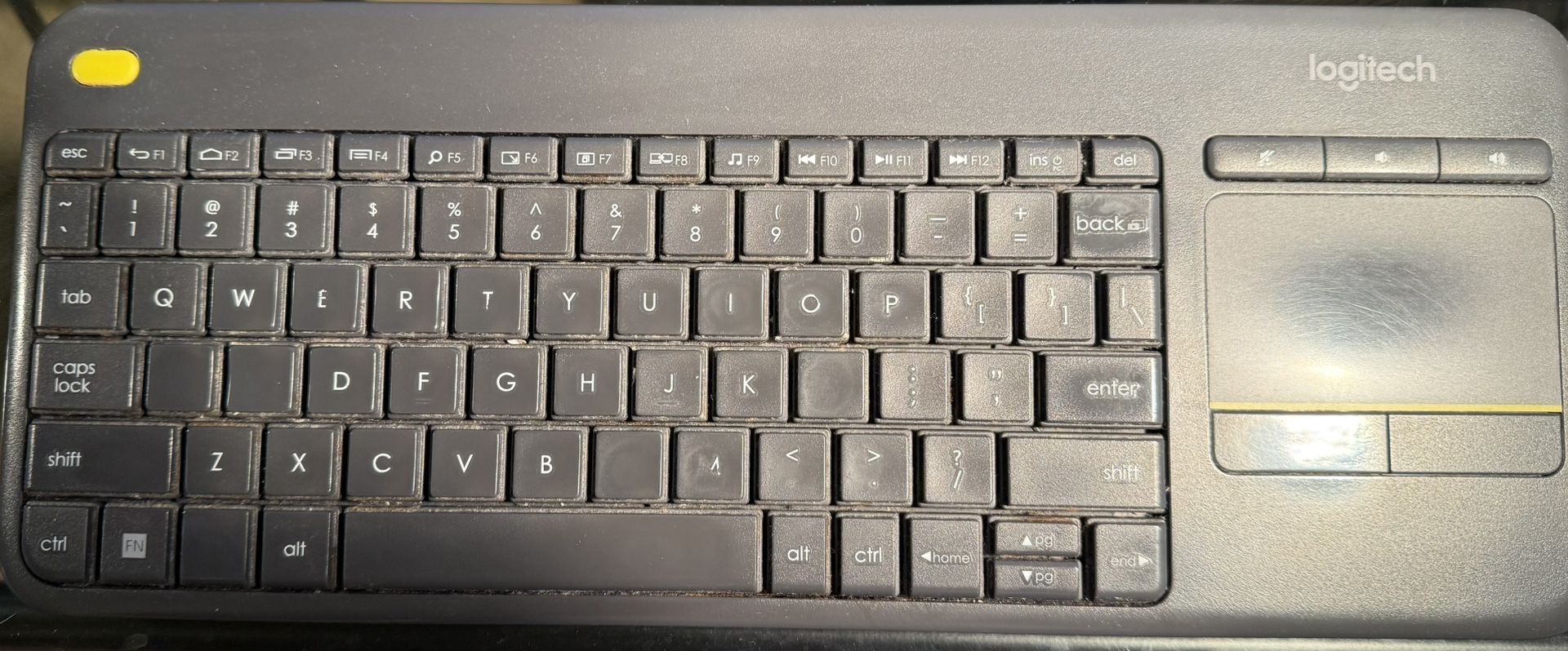Logitech K400 Plus Wireless Touch Keyboard