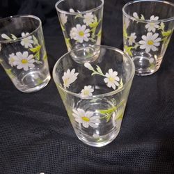 Daisy Vintage Cups