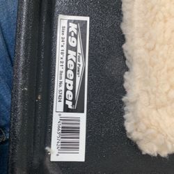 k9 keeper size 24x 18 x 21 four paws