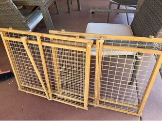Baby/doggy gates