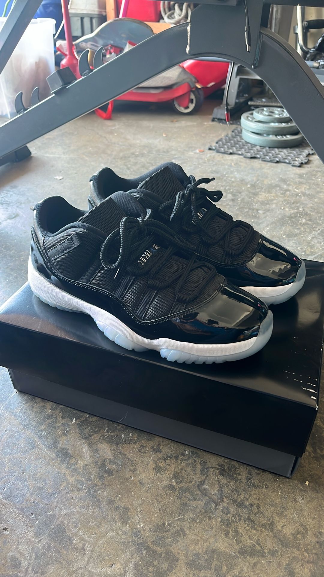 Jordan 11 Low Space Jam Size 10