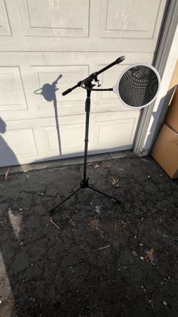 Tripod Adjustable Microphone Stand With Pop Filter
