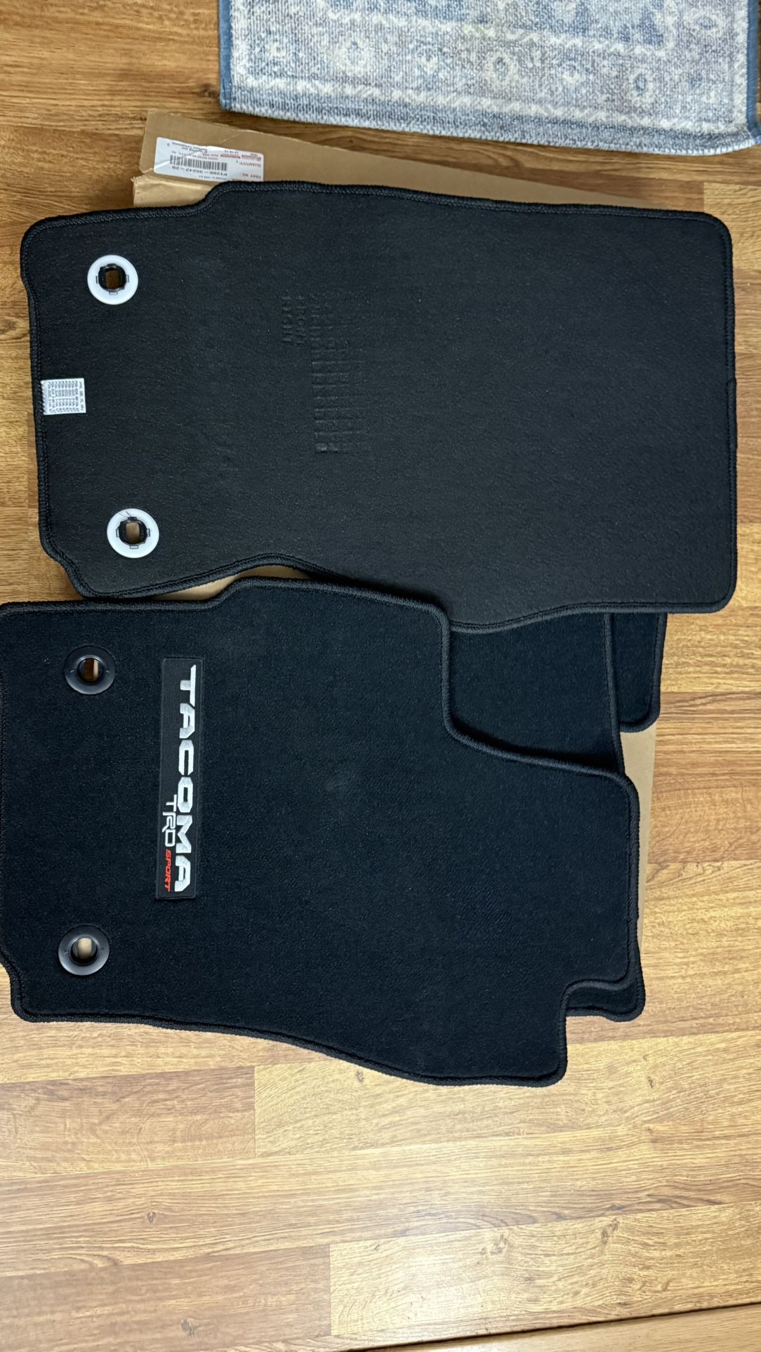 Alfombras Para Toyota Tacoma Nuevas De Paquete En Su Caja