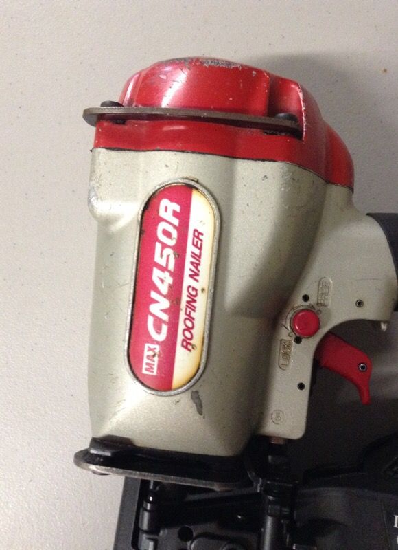 Max CN450R Roofing Nailer