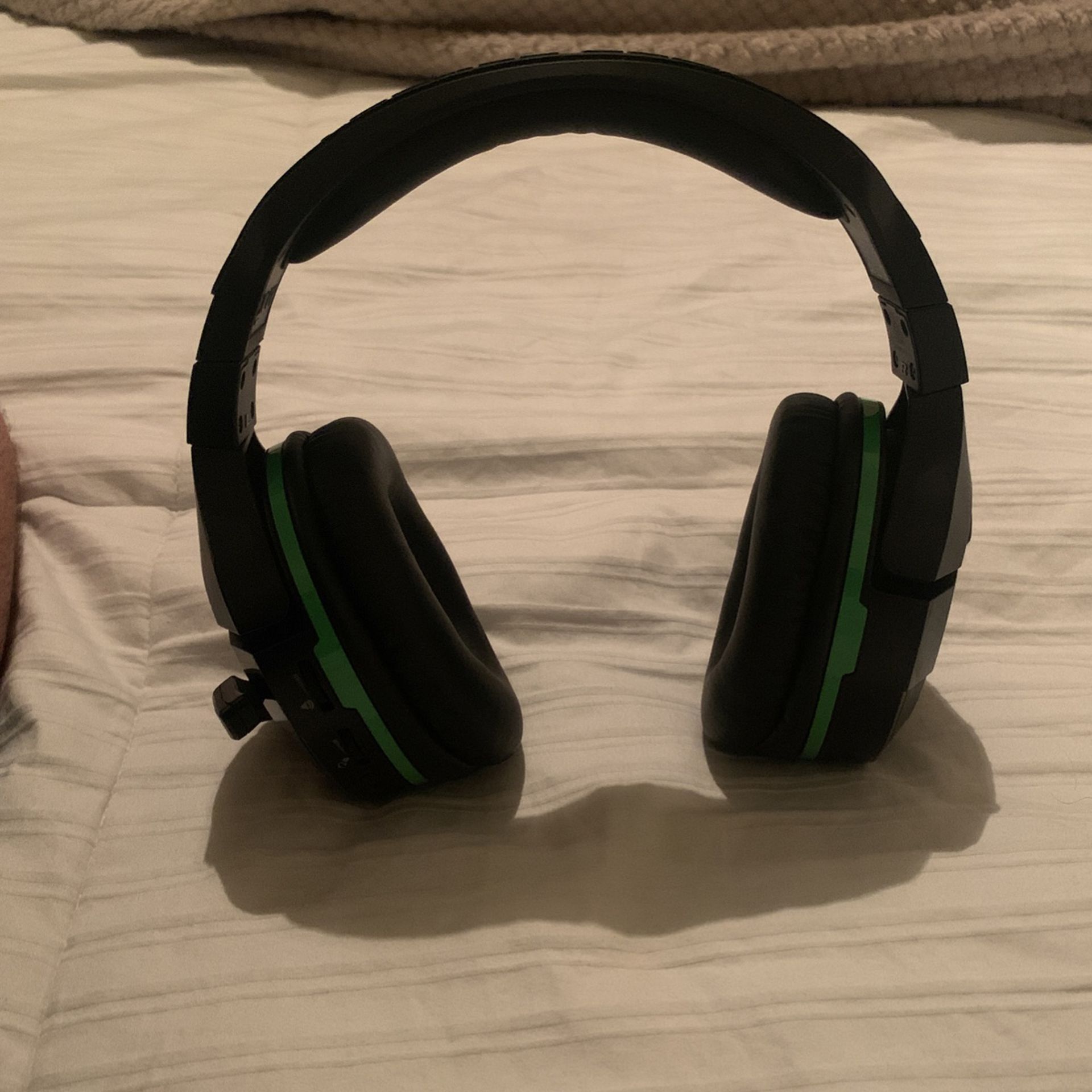 Xbox Turtle Beach Stealth 700- Missing Cord, Works Perfect