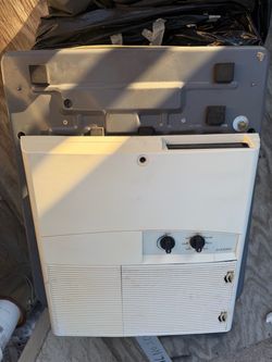 RV A/C UNIT