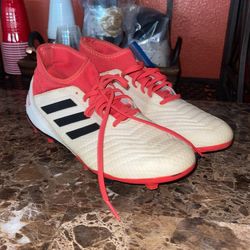 Size 9.5 Mens Cleats 