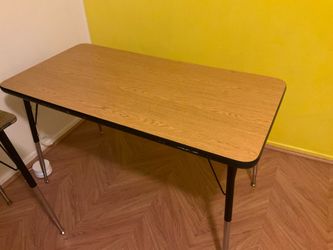 Heavy wood table  4ft