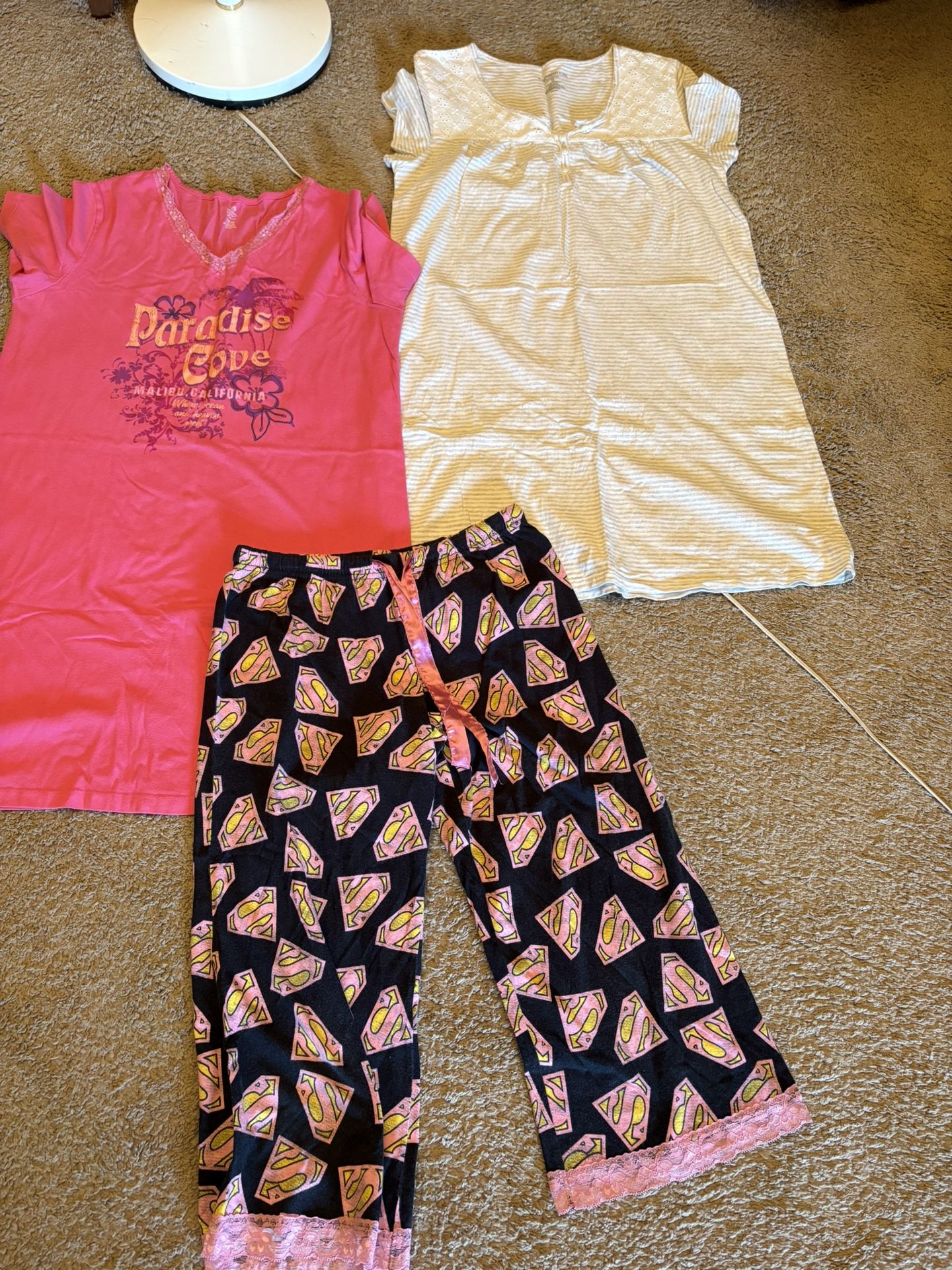 Medium Nightgowns And Capri Pj Pants