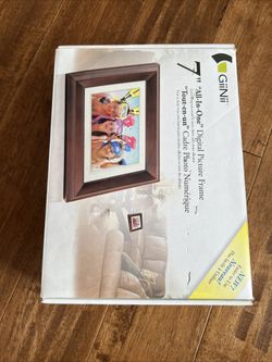 GiiNii 7" Digital LCD Picture Frame&Stand Brown Holds Up To 3200 Pics NEW in Box