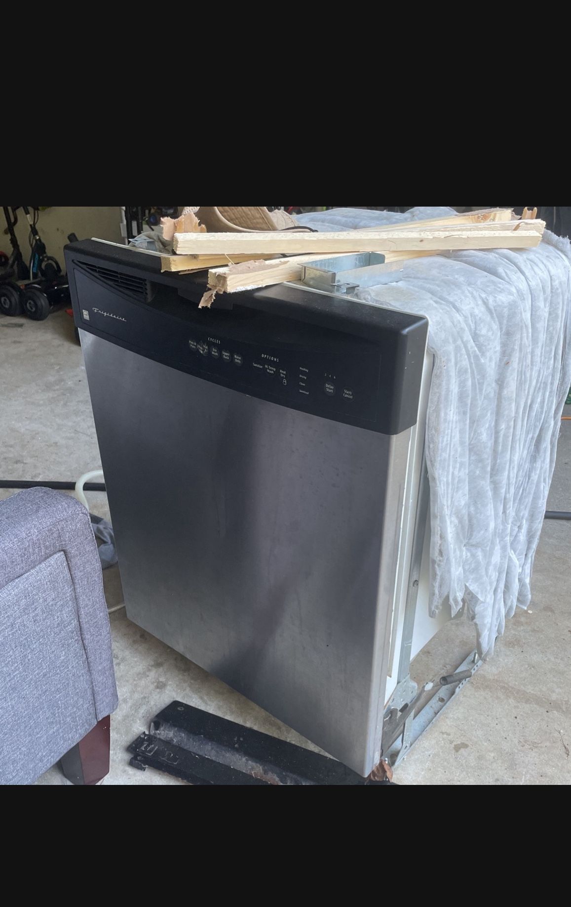 Frigidaire Dishwasher (free) 