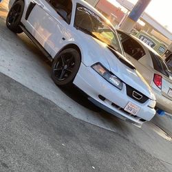 2004 Ford Mustang