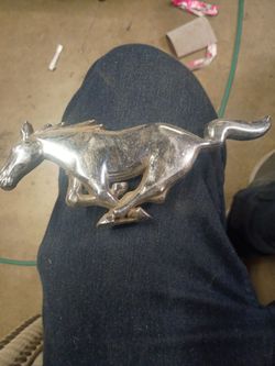 Mustang emblem