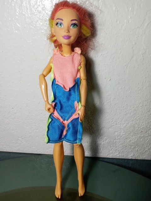 DC Super Hero Girls Starfire Action Doll