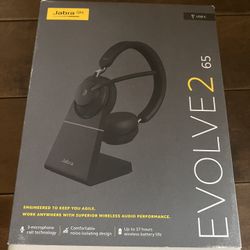 Jabra Evolve2 65 with Charging Stand