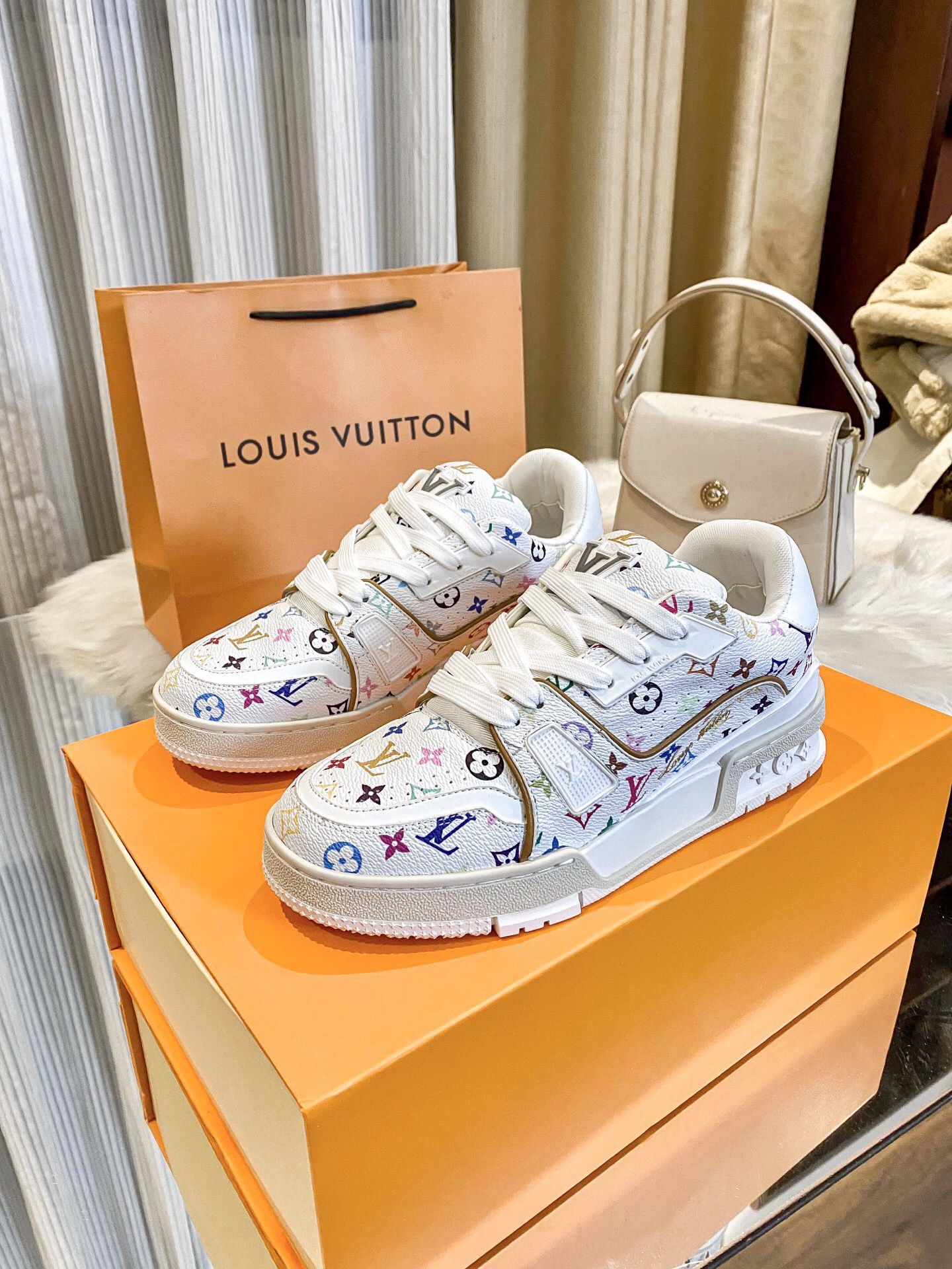 Louis Vuitton LV25 Takashi Murakami cooperation white three-color/black women's sports shoes (190)75