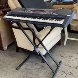 CASIO LK-50 Electric Keyboard Piano 