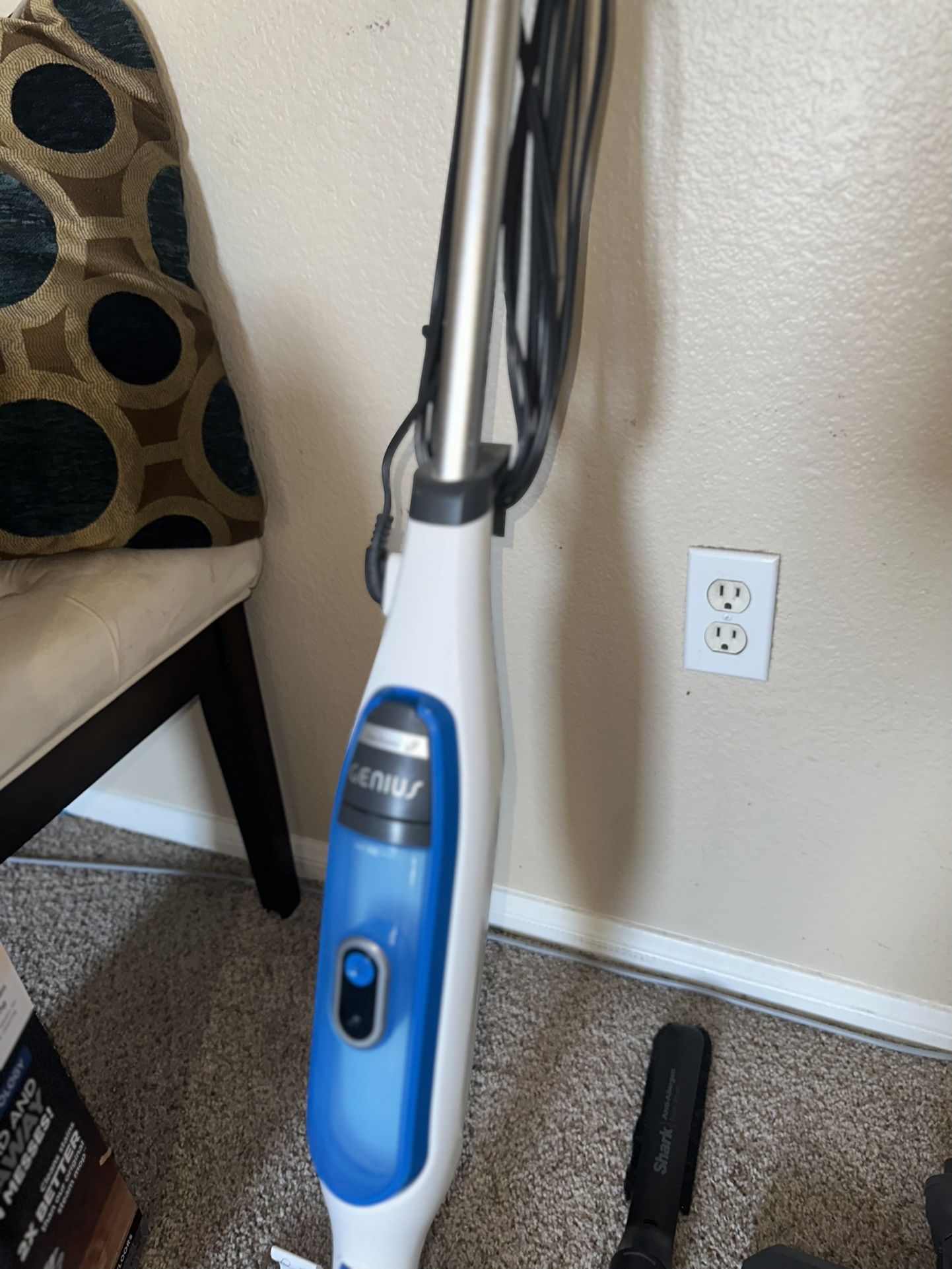 Genius Steam Pocket Mop System Steam Cleaner /w accessories.