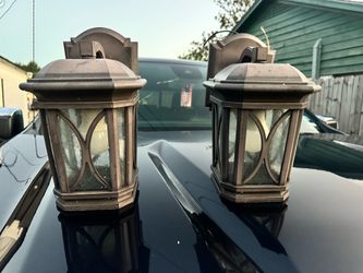 Outdoor wall lanterns