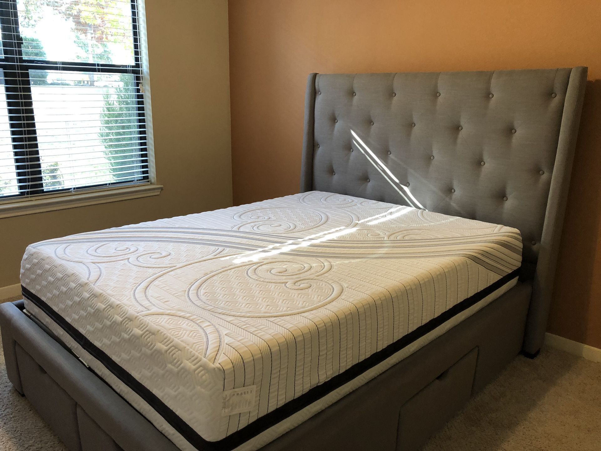 Icomfort queen mattress and bed frame