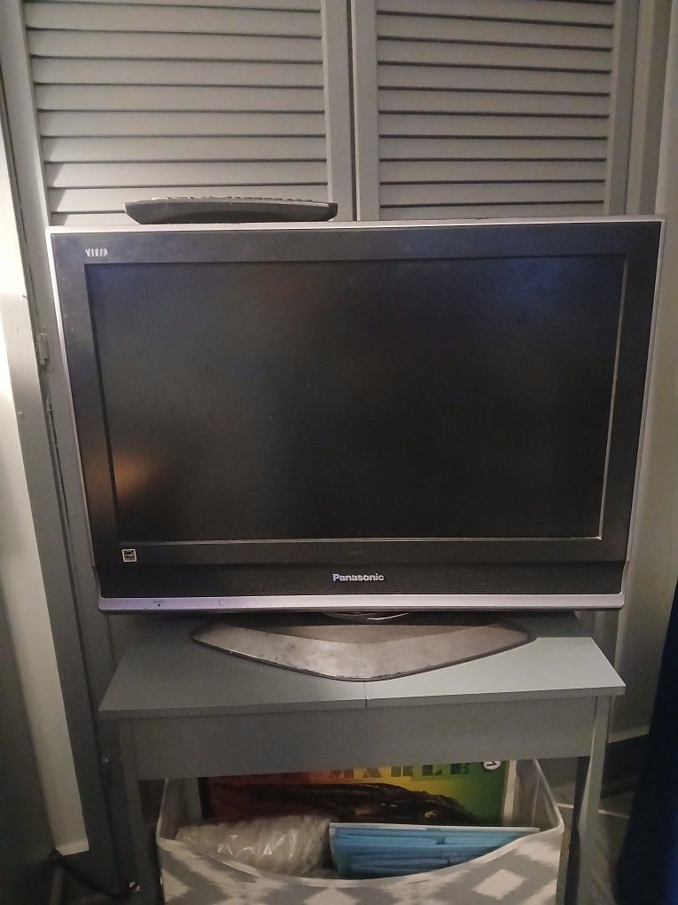 Panasonic Flat Screen W/Remote