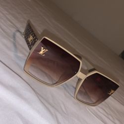 Louis Vuitton Women’s Wide Border Sunglasses 