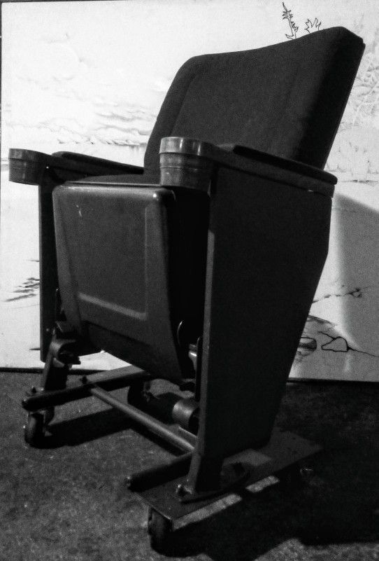 Theater Seat w/ Wheels 