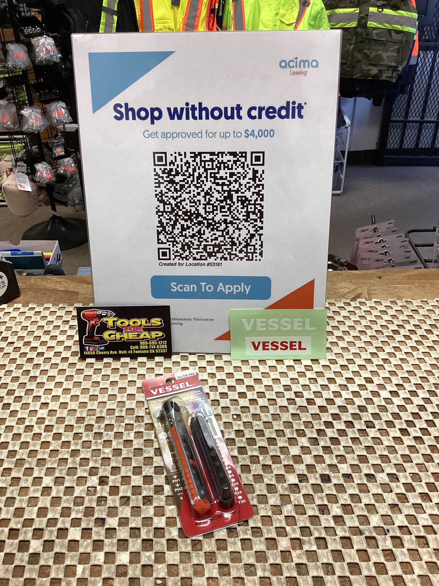 VESSEL Low-Profile Flat Plate Ratchet Screwdriver Set