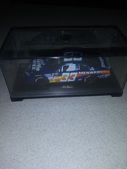 TEAM MENARD #33 CAR