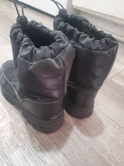 Snow Boots