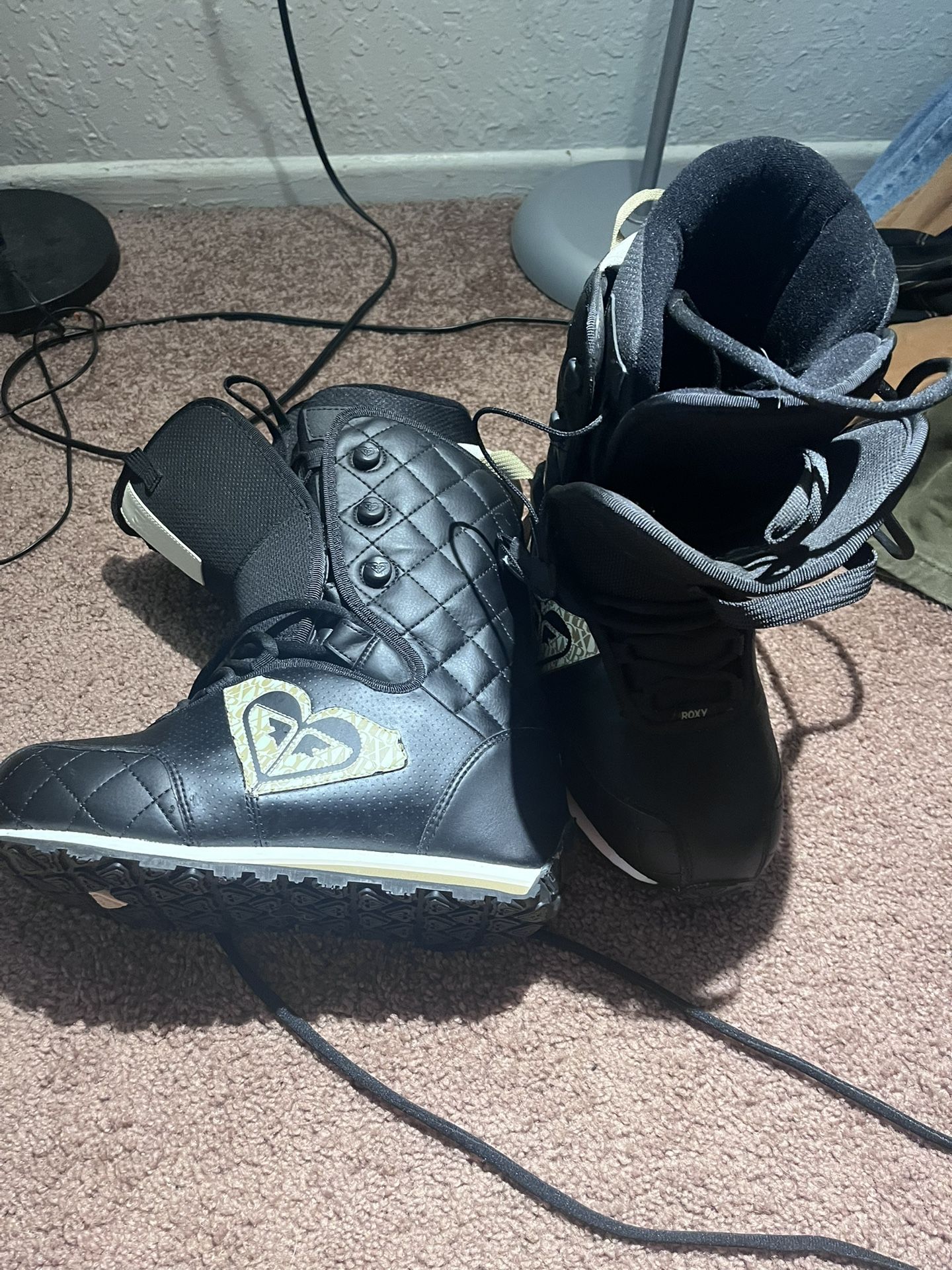 Selling Roxy Snow Boots