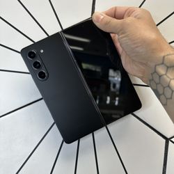 Samsung Galaxy Z Fold 5 256 GB Black Factory Unlocked