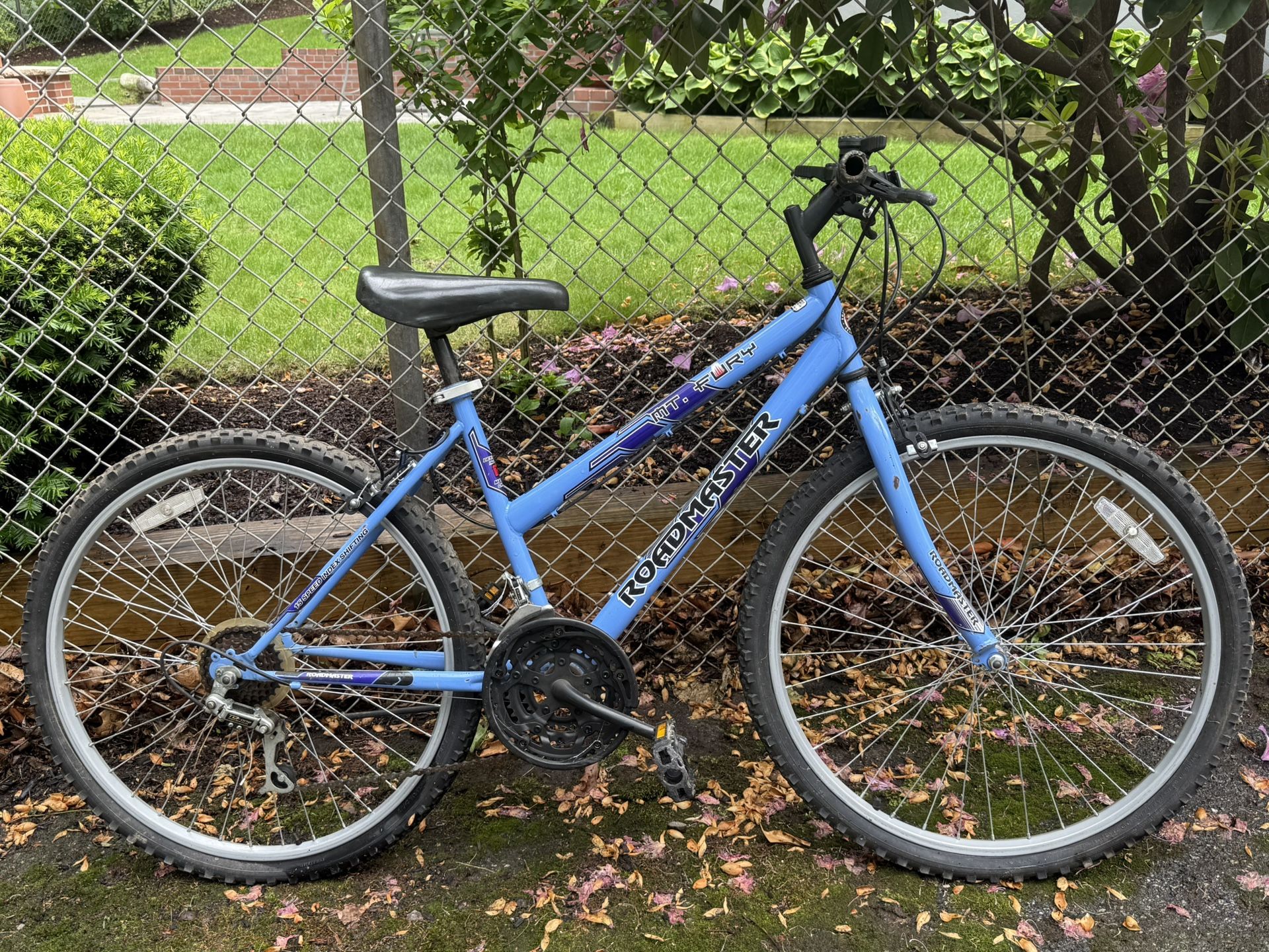Roadmaster Mt. Fury Light Blue Unisex Bike With 15 Speed Index Shifting