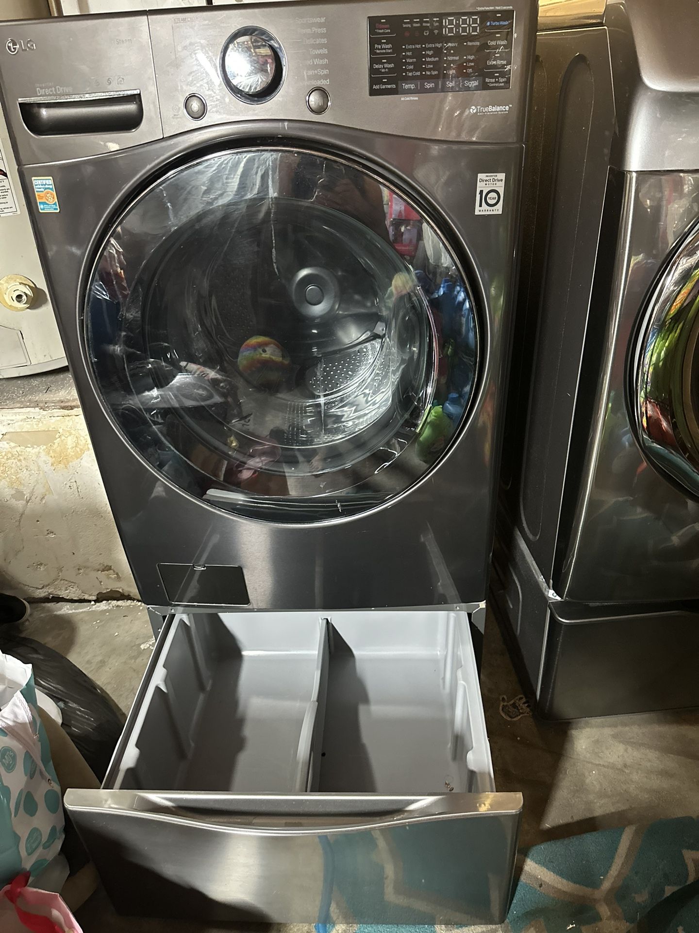 LE Washer & Samsung Gas Dryer With Pedestals With Storage 