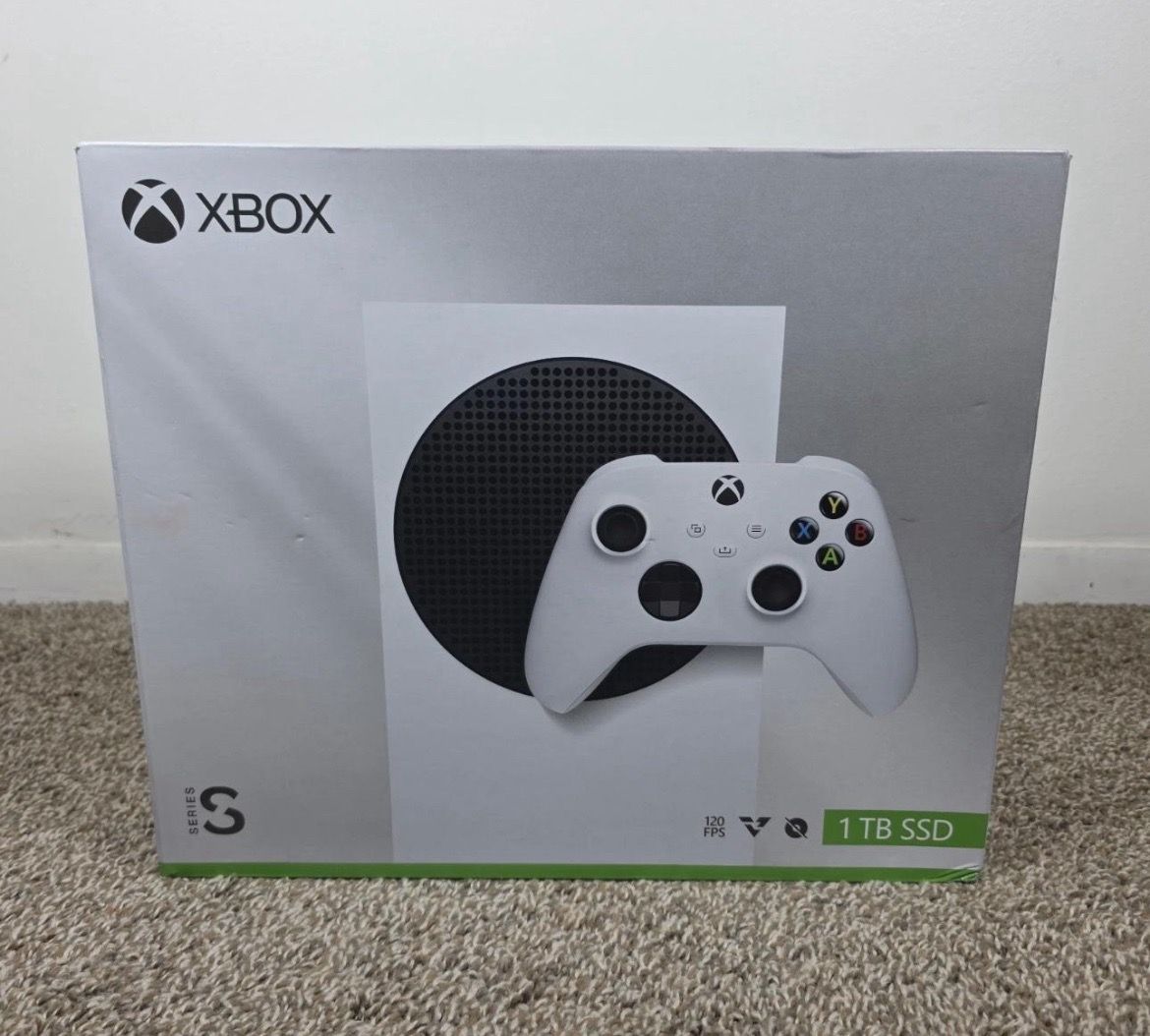 Xbox Series S 1TB All-Digital Console (Disc-Free Gaming) with Xbox Wireless Controller - 120FPS - Xbox Series S