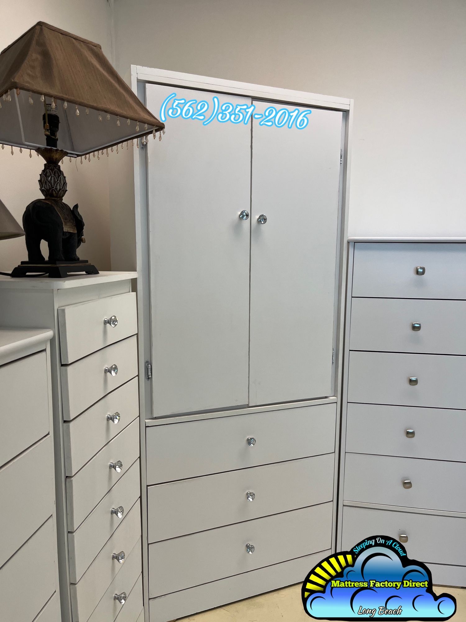 Tall Diamond Knob White Closet 🚚