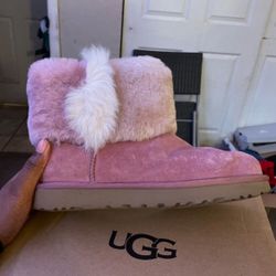 Cute Pink & white uggs