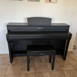 Yamaha Clavinova Electric Piano Black Like NEW