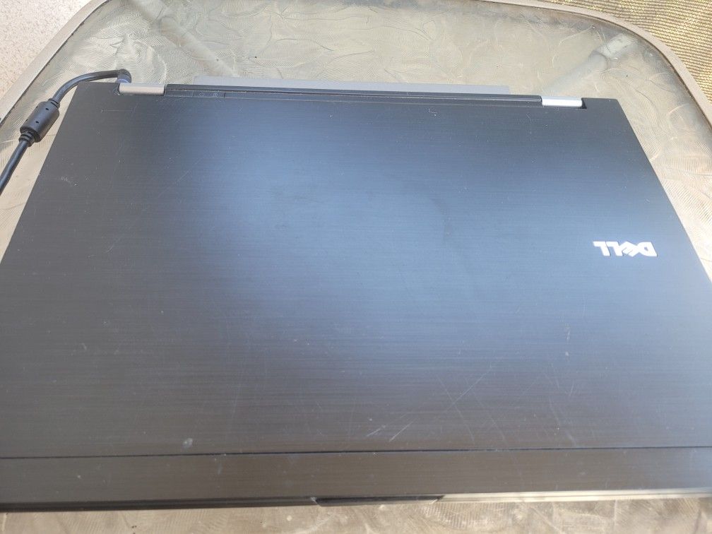 Dell Latitude e6400 14" Laptop Intel Core Duo.